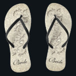 Gouden Confetti Glitter & Gouden Faux Metallic | B Teenslippers<br><div class="desc">Bridal Party Flip Flop Schoenen klaar voor u te personaliseren. Dit product is 100% . (Behalve de Gouden Scriptbelettering... u moet contact met mij opnemen om de formulering te wijzigen) *****Klik op BUTTON AANPASSEN om afbeeldingen of tekst toe te voegen, te verwijderen, te verplaatsen, te vergroten/verkleinen, te wijzigen, te roteren,...</div>