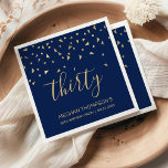 Gouden Confetti op Navy Blue 30th Birthday Party Servet<br><div class="desc">Vier hun 30e verjaardag in stijl met dit eenvoudige maar elegante ontwerp, met faux gouden driehoekige confetti die op het woord "dertig" in gouden handschriftlettertype op een marineblauwe achtergrond zit. Personaliseer het met de naam van de honoree in gouden schreefloos lettertype, samen met de gelegenheid en datum hieronder in een...</div>