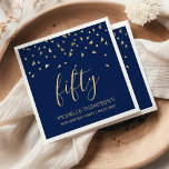 Gouden Confetti op Navy Blue 50th Birthday Party Servet<br><div class="desc">Vier hun 50e verjaardag in stijl met dit eenvoudige maar elegante ontwerp, met faux gouden driehoekige confetti die op het woord "fifty" in stijlvol gouden handschriftlettertype op een marineblauwe achtergrond zit. Personaliseer het met de naam van de honoree in gouden schreefloos lettertype, samen met de gelegenheid en datum hieronder in...</div>
