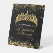 Gouden Confetti Quinceanera Tiara Reclamebord Met Voetstuk (Voorkant)