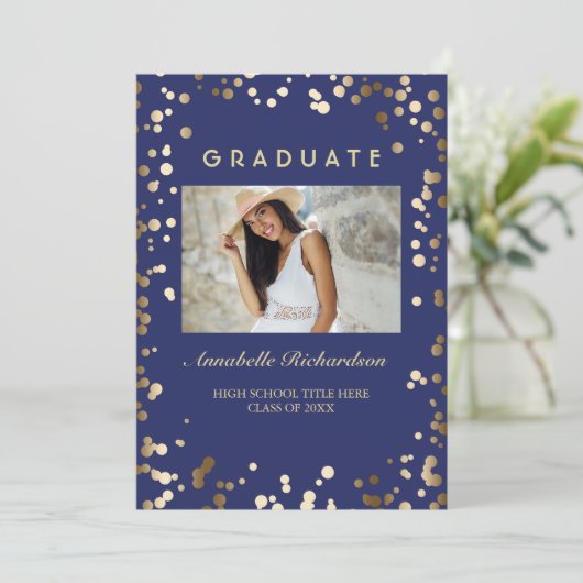 Gouden Confetti Stippen Navy Elegant Foto Afstuder Kaart (Staand voorkant)