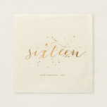 Gouden Confetti Sweet Sixteen 16th Birthday Ecru Servet<br><div class="desc">De servetten van de partij voor een 16de verjaardag in een gouden confetti "zestien" ontwerp. Pas je geboortebericht aan.</div>