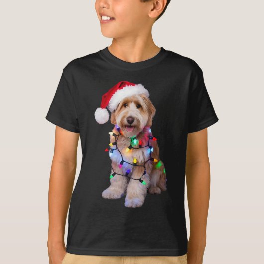 Gouden Doodle in Santa Hat verpakt in Kerstmis T-shirt (Voorkant)