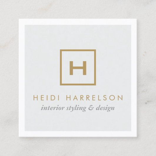 Gouden Doos Logo Monogram op Lichtgrijs Vierkante Visitekaartje (Voorkant)