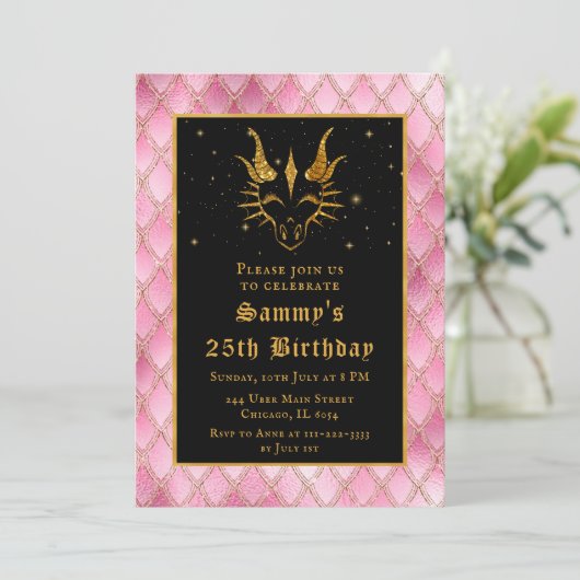 Gouden Draak met Roze Schalen Verjaardagsfeest Kaart (Staand voorkant)