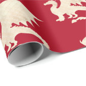 Gouden draak op donkerrood cadeaupapier (Rol Hoek)