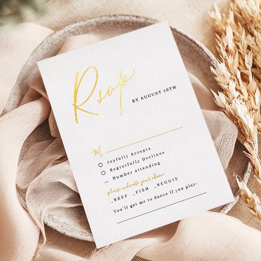 Gouden elegante moderne script minimalist huwelijk folie uitnodiging