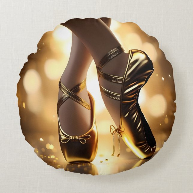 Gouden Elegantie: Ballerina Schoenen op Gold Bokeh Rond Kussen (Voorkant)