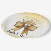 Gouden Elegantie: Sweet 16 Crown & Bow Glitter Papieren Bordje (Gekanteld)