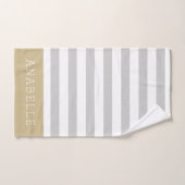 Gouden en Grijze Strepen Monogram | Bewerkbare kle Bad Handdoek (Handdoek)