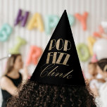 Gouden en zwarte partij Pop Fizz Clink Feesthoedjes<br><div class="desc">Modern Gold en Black Party Pop Fizz Clink Party Pet voegt directe stijl en opwinding toe aan elk feest. Met gedurfde gouden letters en accenten op een strakke zwarte achtergrond, valt dit pet op op verjaardagen, oudejaarsavond, vrijgezellenfeesten en andere feestelijke bijeenkomsten. Gemaakt van hoogwaardige materialen voor comfort en duurzaamheid, past...</div>