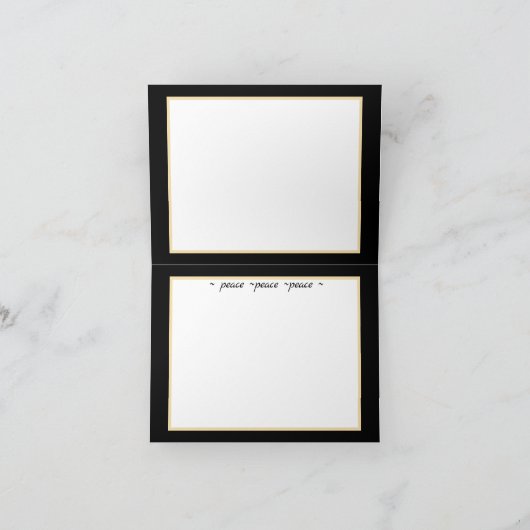 Gouden engel op zwarte vredesvakantiewenskaart feestdagen kaart (Binnen)