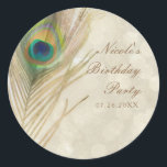 Gouden Exotische Peacock Feather Glam Party Favor Ronde Sticker<br><div class="desc">Gouden Exotische Peacock Feather Glam Party Favor Stickers. Aanpassen met elke gewenste tekst.</div>