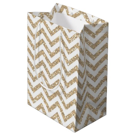 Gouden Faux Glitter Chevron Strepen Medium Cadeauzakje (Achterkant Gekanteld)
