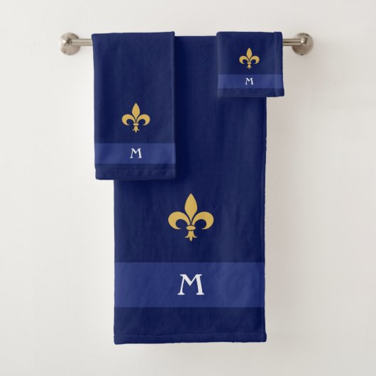 Gouden Fleur-de-Lis & Monogram op Marineblauw Bad Handdoek (Insitu)