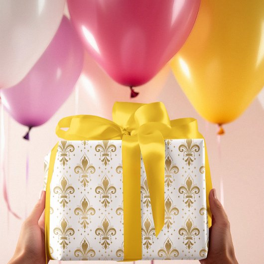 Gouden fleur-de-lis naadloos patroon op wit cadeaupapier