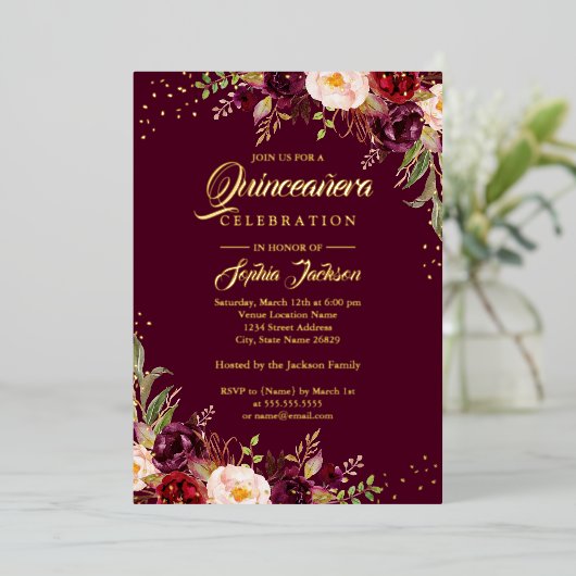 Gouden folie bordeaux bloemige Quinceanera  Folie Uitnodiging (Staand Voorkant)
