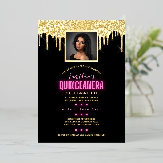 Gouden Folie Foto Roze 15e Verjaardag Quinceanera Folie Uitnodiging (Staand Voorkant)