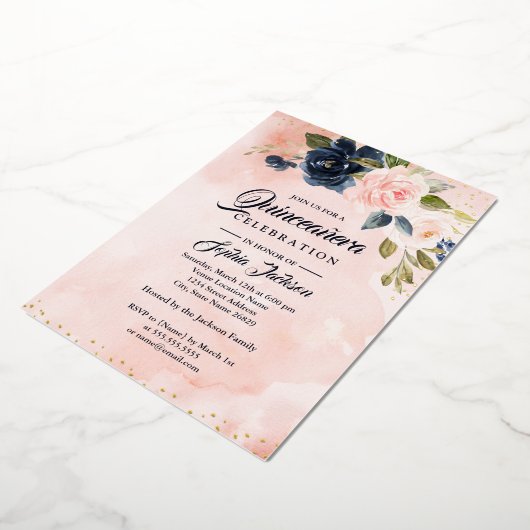 Gouden folie Navy Blush Roze Bloemige Quinceanera Folie Uitnodiging (Gedraaid)