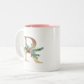Gouden Folie R Monogram Pine & Berry Kerstmis Tweekleurige Koffiemok (Voorkant links)