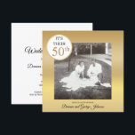 Gouden foto 50ste huwelijksjubileum uitnodiging<br><div class="desc">Deze elegante gouden jubileumkaart is perfect voor uw speciale viering! Stuur me een bericht als u vragen heeft. Ik sta altijd graag ter beschikking om te helpen.</div>