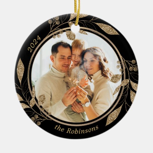 Gouden gebladerte Familiefoto Zwarte Kerst Keramisch Ornament (Voorkant)