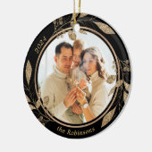 Gouden gebladerte Familiefoto Zwarte Kerst Keramisch Ornament (Links)