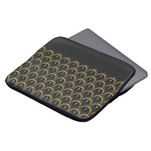 Gouden geometrisch art-deco patroon in donkergrijs laptop sleeve