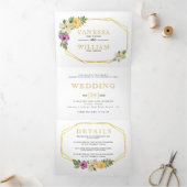 Gouden geometrische veelhoek waterverf bloemenbrui drieluik uitnodiging (Binnen)