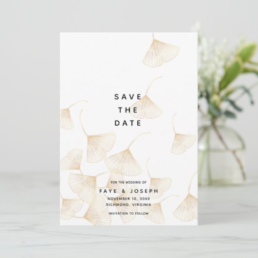 Gouden Ginkgo Bladeren Wit Save the Date Kaart (Staand voorkant)