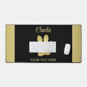 Gouden glanzende hondenpoot op zwarte achtergrond bureaumat (Keyboard & Muis)