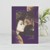 Gouden Glitter Aubergine Paarse Save the Date Foto (Staand voorkant)