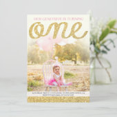 Gouden Glitter Eerste Verjaardagsuitnodiging Kaart (Staand voorkant)
