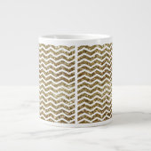 Gouden Glitter Effect Elegante Chevron Zig-Zag Grote Koffiekop (Voorkant)