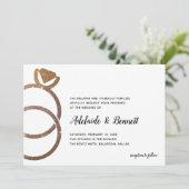 Gouden Glitter gestapelde ringen Moderne bruiloft Kaart (Staand voorkant)