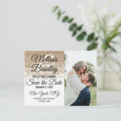 Gouden Glitter Vonken Witte Save the Date Aankondigingskaart (Staand voorkant)