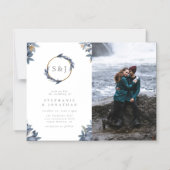 Gouden Glitters & Blauwe Krans Monogram Trouwfoto Magnetische Uitnodiging (Voorkant)