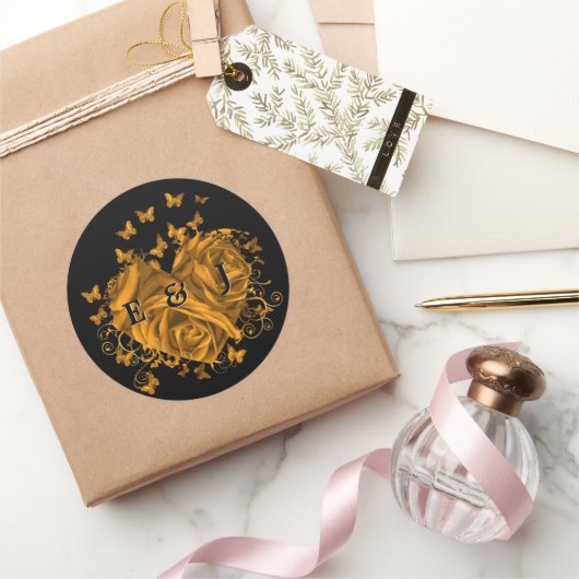 Gouden hart bruid & bruidegom vlinders wervelingen ronde sticker (Geschenken)