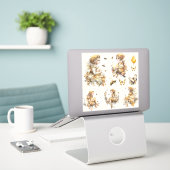 Gouden Honingfee Wereld – Het Ontwaken Sticker (Laptop op bureau)