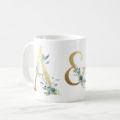 gouden initialen, met mok van blauw folieparen (Voorkant links)