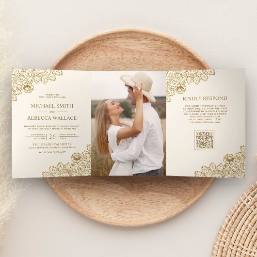 Gouden Kant Ivoor Crème Foto QR Code Bruiloft Drieluik Uitnodiging