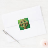 Gouden Keltische kruis op groen Vierkante Sticker (Envelop)