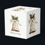 Gouden kerstbel Glanzende sterren Groene bladeren Bedankdoosjes<br><div class="desc">Gouden Kerstbel Glanzende Sterren Groene Bladeren Favoriete Dozen. Uniek,  mooi,  stijlvol design. Makkelijk te personaliseren. Lettertypestijl,  -grootte en -kleuren kunnen worden gewijzigd. Overeenkomende objecten beschikbaar.</div>