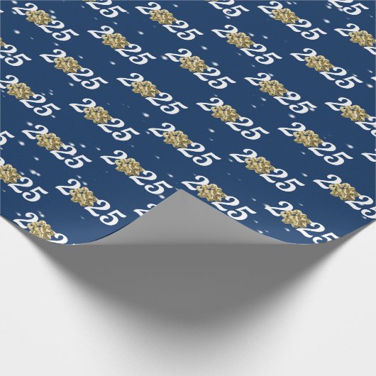 Gouden Kerstboog voor 2025 op Blauw Cadeaupapier (Hoek)