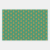 Gouden kerstboom en ster op groen inpakpapier vel (Voorkant)