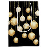 Gouden kerstboomornamenten op zwart medium cadeauzakje (Achterkant)