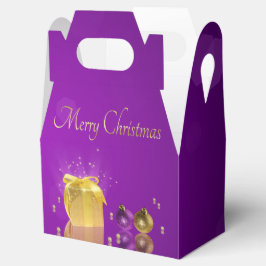 Gouden kerstcadeau doos op paarse lavendel bedankdoosjes