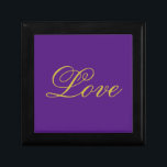 Gouden kleur Script Love Royal Paarse kalligrafie Cadeaudoosje<br><div class="desc">U kunt de doopvonten en de kleuren gemakkelijk veranderen. U kunt uw logo en achtergrondafbeelding ook toevoegen zoals u wilt.</div>
