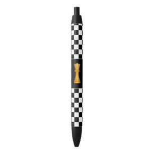Gouden koningin op zwart en wit schaakpatroon pen