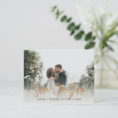 Gouden koperen typografie trouwfoto opslaan van de aankondigingskaart (Staand voorkant)